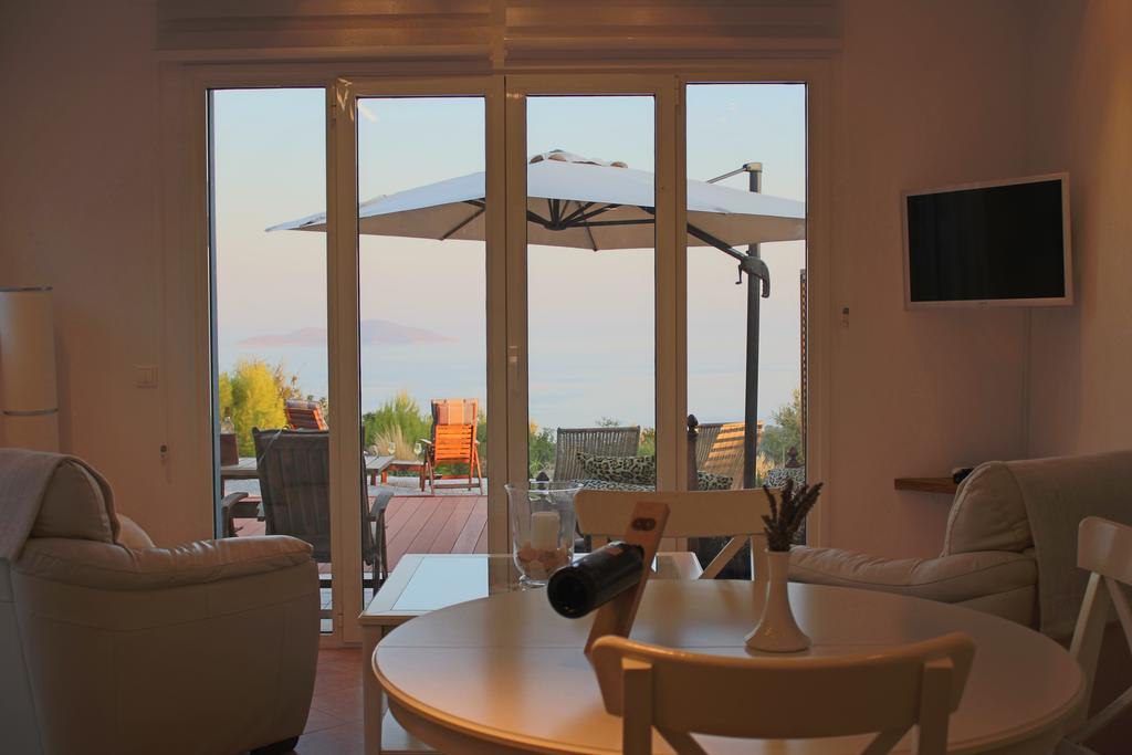 The Infinity 180 Luxury Suites Milia Exterior foto