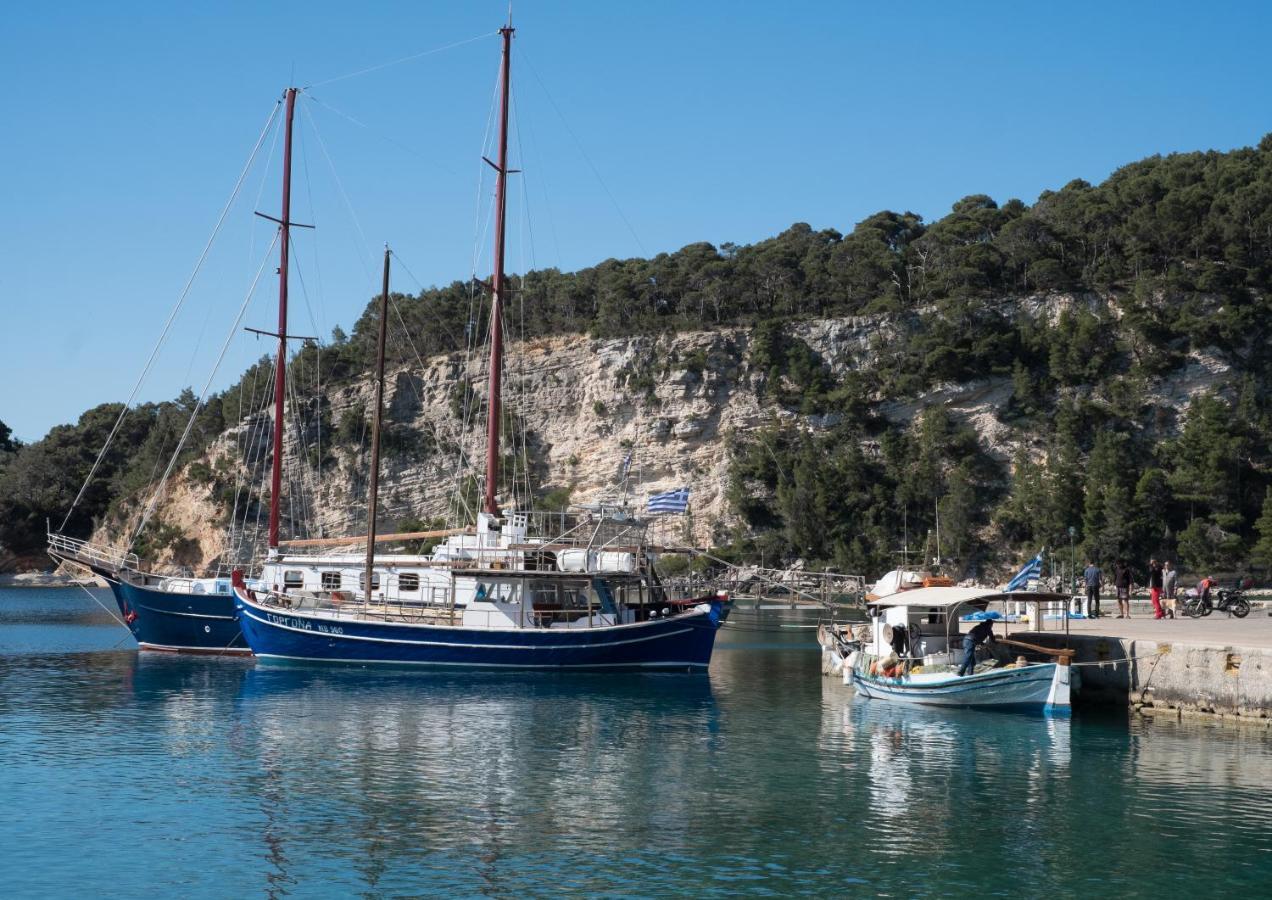 The Infinity 180 Luxury Suites Milia Exterior foto